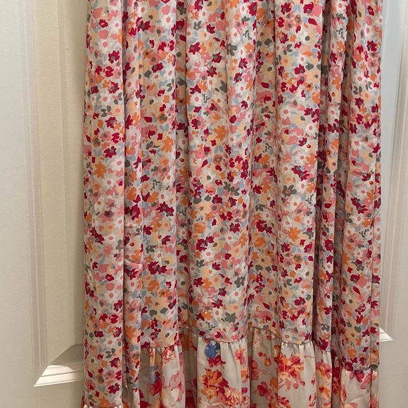 Beautiful floral maxi dress - Picture 2 of 3